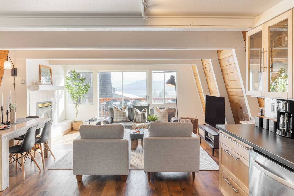 Chickaree by Avantstay A-frame w/ Mountain Views - Tahoe Park, CA