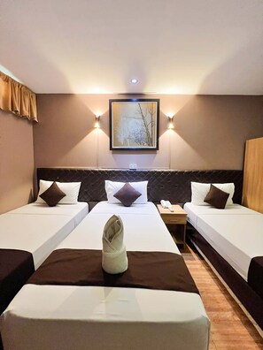 Free WiFi, bed sheets - Cebu Capitol Central Hotel & Suites powered by Cocotel (Cebu City)