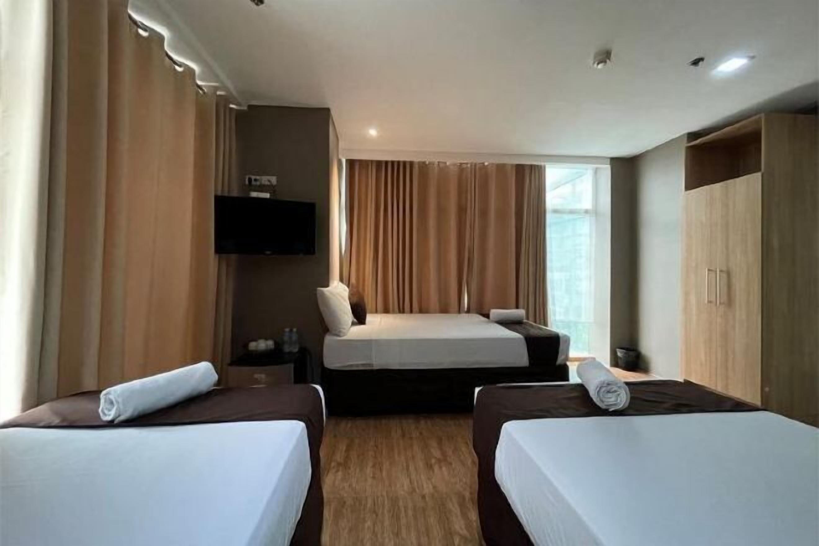 Free WiFi, bed sheets