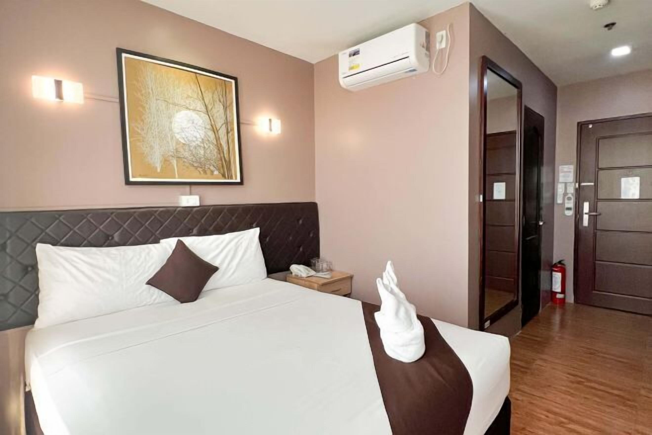 Free WiFi, bed sheets