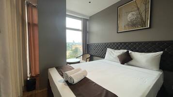 Free WiFi, bed sheets