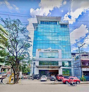 Exterior - Cebu Capitol Central Hotel & Suites powered by Cocotel (Cebu City)