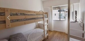 2 Schlafzimmer, Schreibtisch, Bügeleisen/Bügelbrett, kostenloses WLAN