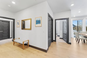 Condo (3 Bedrooms) | Property amenity