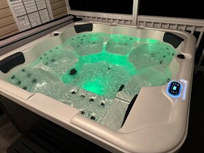 Property grounds - Cozy Home~HotTub~120" LaserTV (La Vergne)