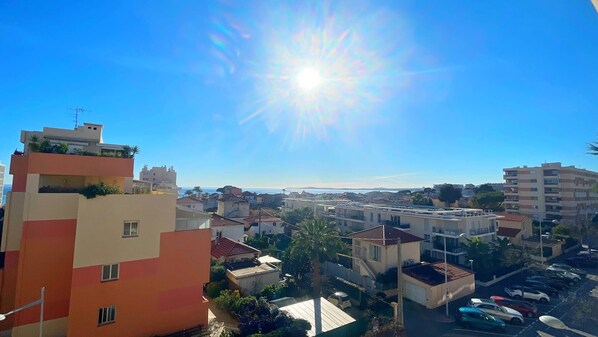 Estacionamiento en la propiedad 