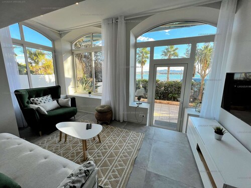 Seaside apartment on foot with panoramic sea view terrace for 6