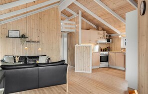 Smart TV, fireplace - 3 bedroom awesome home in Hejls (Hejls)