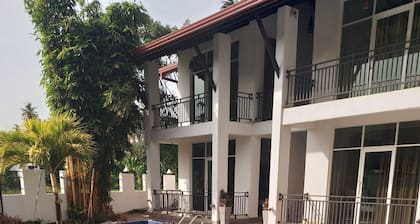 Shiromi Hotel Katunayaka