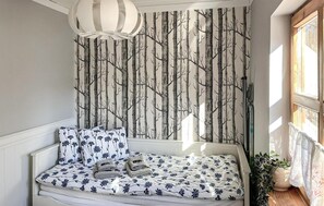 4 bedrooms, travel cot, free WiFi, bed sheets
