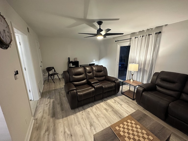 Spacious Townhouse In High Point Near Hpu & Furniture Market - High Point, NC