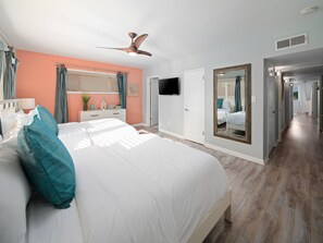 3 bedrooms, desk, iron/ironing board, free WiFi