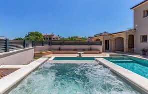 Pool - Awesome home in Medulin with sauna (Medulin)