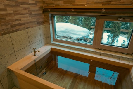 Spa. Limestone villa, Onsen -man-made- with Green View