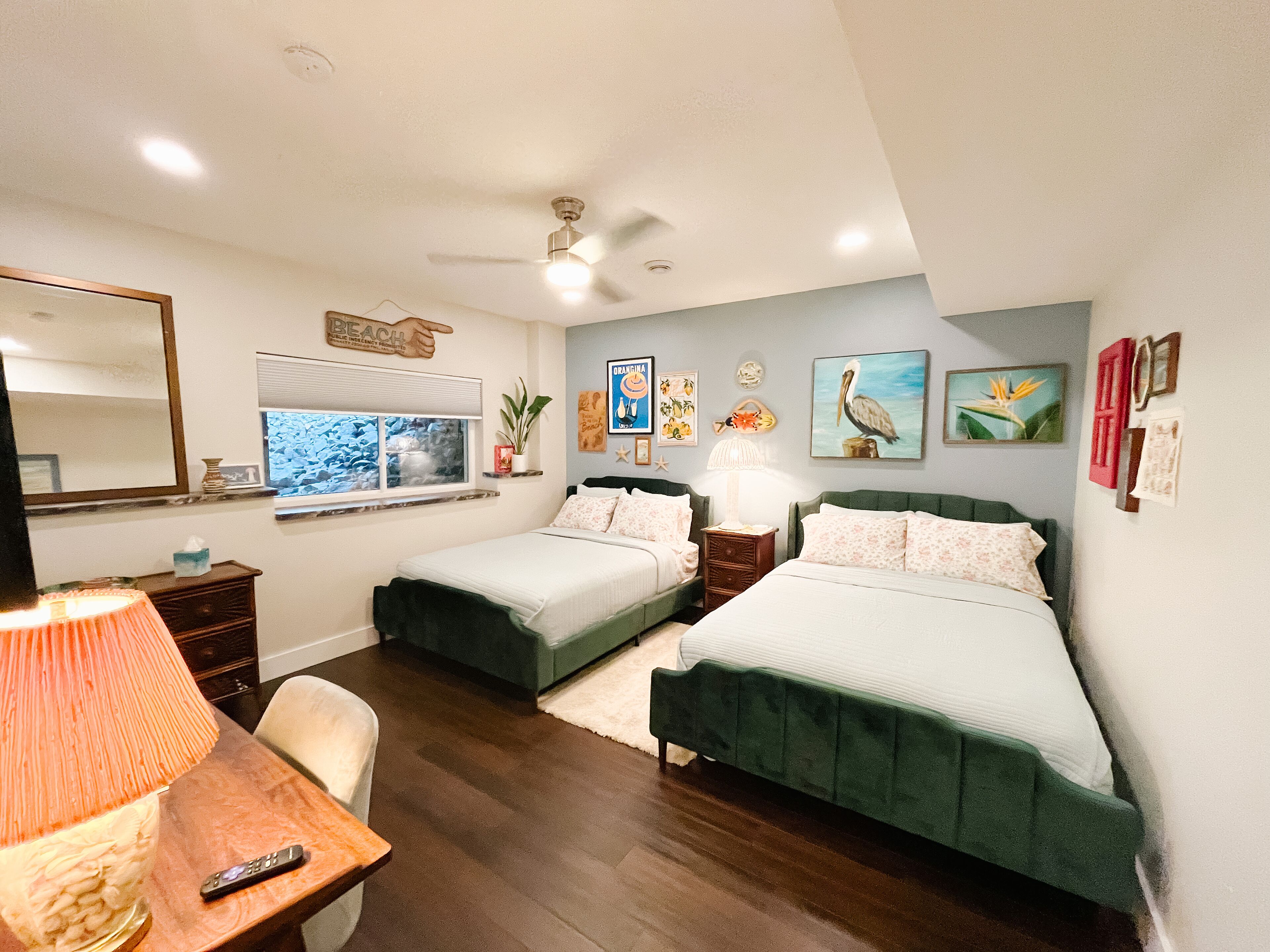 6 habitaciones, escritorio, tabla de planchar con plancha y wifi gratis 