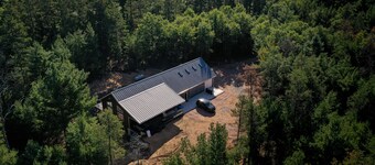 Eagle's Nest Guest House III - Less than 2 miles from SV - 16 beds!