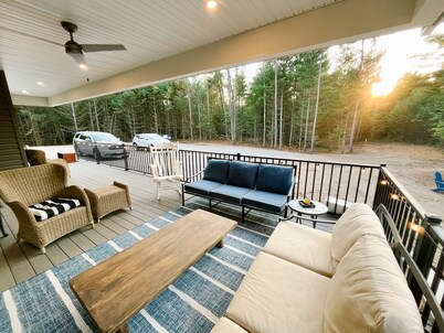 Eagle's Nest Guest House III - Less than 2 miles from SV - 16 beds!