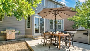 House (4 Bedrooms) | Front of property - Canal Trail Base Camp by Avantstay Hot Tub + Deck + Walk to Pickleball + 10 Min to Bend Family Friendly (Bend)