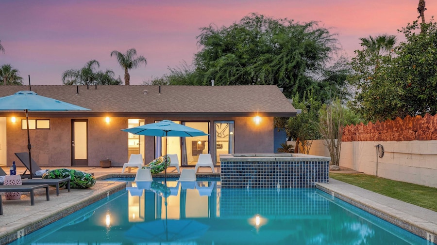 Quinta Green by Avantstay Modern Home w/ Pool, Spa & Golf Course!