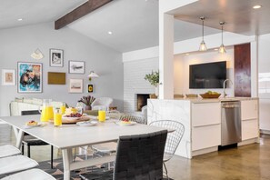 House (Multiple Bedrooms) | Interior - Quinta Green by Avantstay Modern Home w/ Pool, Spa & Golf Course! (La Quinta)