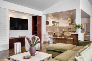 Interior - Quinta Green by Avantstay Modern Home w/ Pool, Spa & Golf Course! (La Quinta)