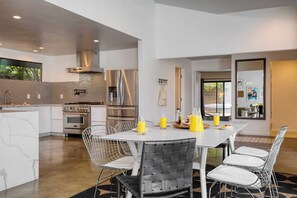 Interior - Quinta Green by Avantstay Modern Home w/ Pool, Spa & Golf Course! (La Quinta)