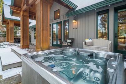 Riverwatch by Avantstay Deschutes in Your Yard