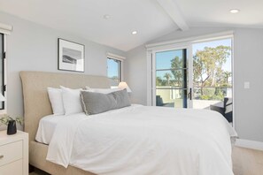 House (4 Bedrooms) | Interior - Sea Crown by Avantstay 5mins From the Beach w/ Multiple Terraces! Permit#slp13639 (Newport Beach)