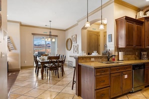 Condo, Multiple Beds, Balcony, Mountain View | Private kitchen | Fridge, microwave, oven, stovetop