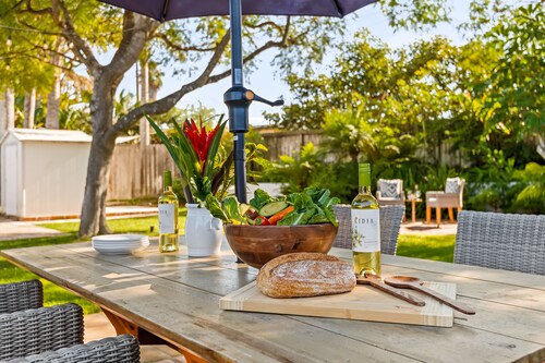 Clean and fresh Mesa Home with Spa, Close to Beach!