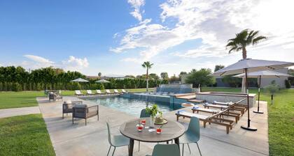 Starlight Estate by Avantstay 26 People! Architectual Mansion w/ Pool, Tennis Court, Game Room