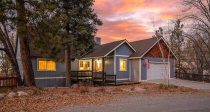 Blue Spruce by Avantstay Cozy Home w/ Dual Decks