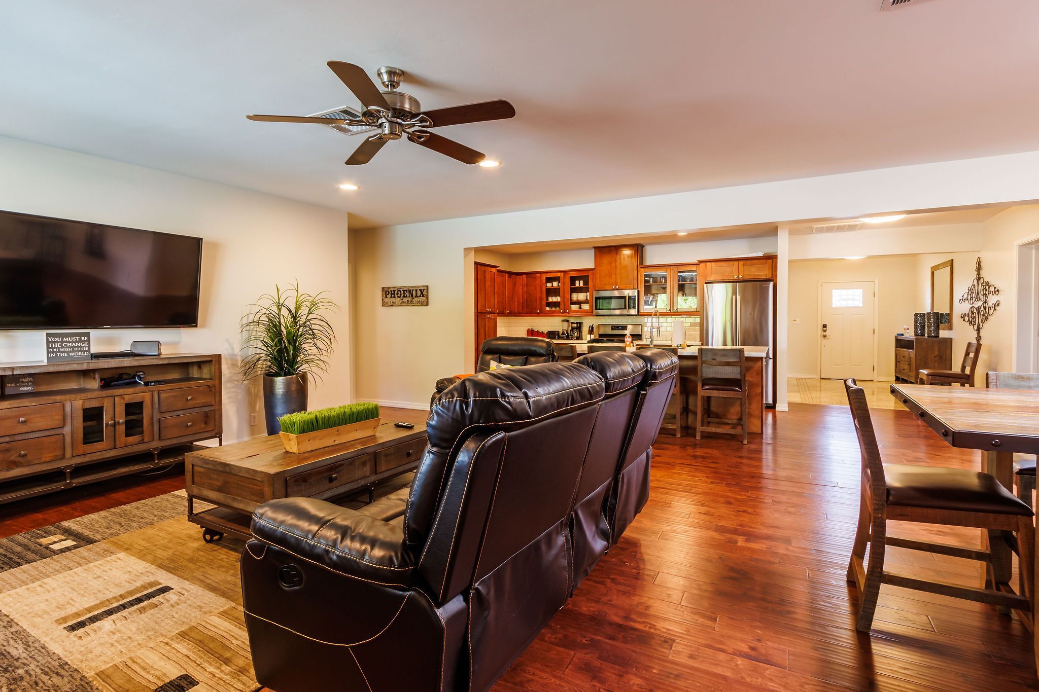 House, Multiple Beds, Pool Access, Pool View | Interior