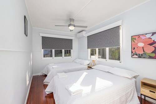 Pinball + Gaming Paradise in Townsville! 5 Minutes from the Airport & Strand