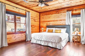 House (Multiple Bedrooms) | 8 bedrooms - Daybreak by Avantstay Sleeps 18 Cabin + Pool/spa (Sevierville)