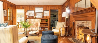 Whitney by Avantstay Private Berkshires Estate