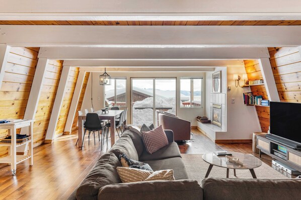 House (3 Bedrooms) | Interior - Chickadee by Avantstay Modern A-frame Cabin (Tahoe City)