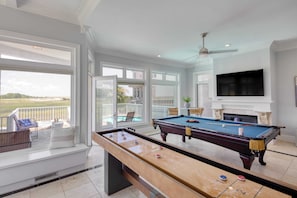 House (6 Bedrooms) | Interior