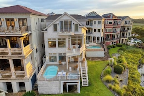 House (6 Bedrooms) | Interior