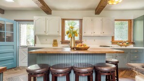 House (5 Bedrooms) | Interior