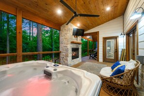 Terrace/patio - Intimate Encounter | Shower For 2 Private Hot Tub! (Broken Bow)