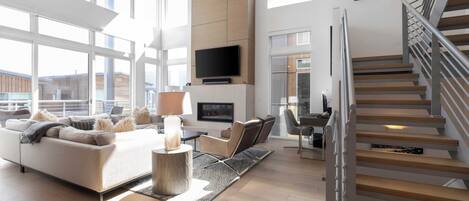 House (4 Bedrooms) | Front of property