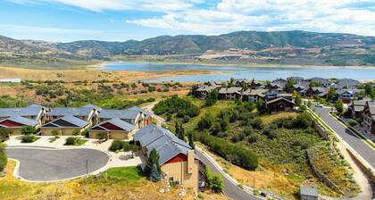 Lucky Bill by Avantstay Lake Views, 15mins to Park City Mtn