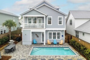 Outdoor pool - Bottlenose by Avantstay Walk to Miramar Beach (Miramar Beach)