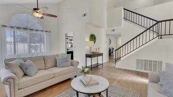 TV, fireplace