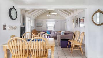 House, Multiple Beds, Kitchen, Garden View (Cozy Gem) | Dining