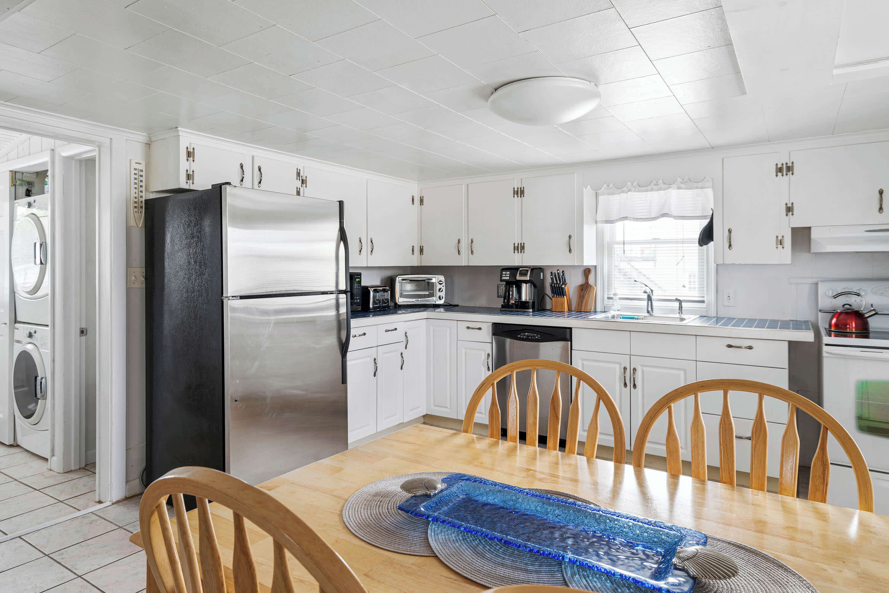 Maison, Plusieurs lits, cuisine, vue sur le jardin (Cozy Gem) | Cuisine privée | Réfrigérateur, four à micro-ondes, un four, surface de cuisson