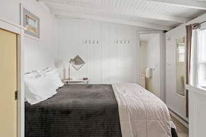 Maison, plusieurs lits, cuisine, vue jardin (Cozy Gem) | 2 chambres, décoration personnalisée, ameublement personnalisé