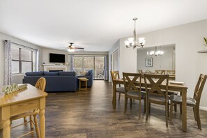 公寓式客房, 多张床, 使用泳池 (Sparrows Landing) | 私人厨房 | 茶具/咖啡用具