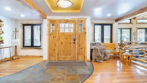 House (4 Bedrooms) | Interior - Base Camp by Avantstay Magical Cabin w/ Sauna, Hot Tub & Close to Snow & Golf (Bend)